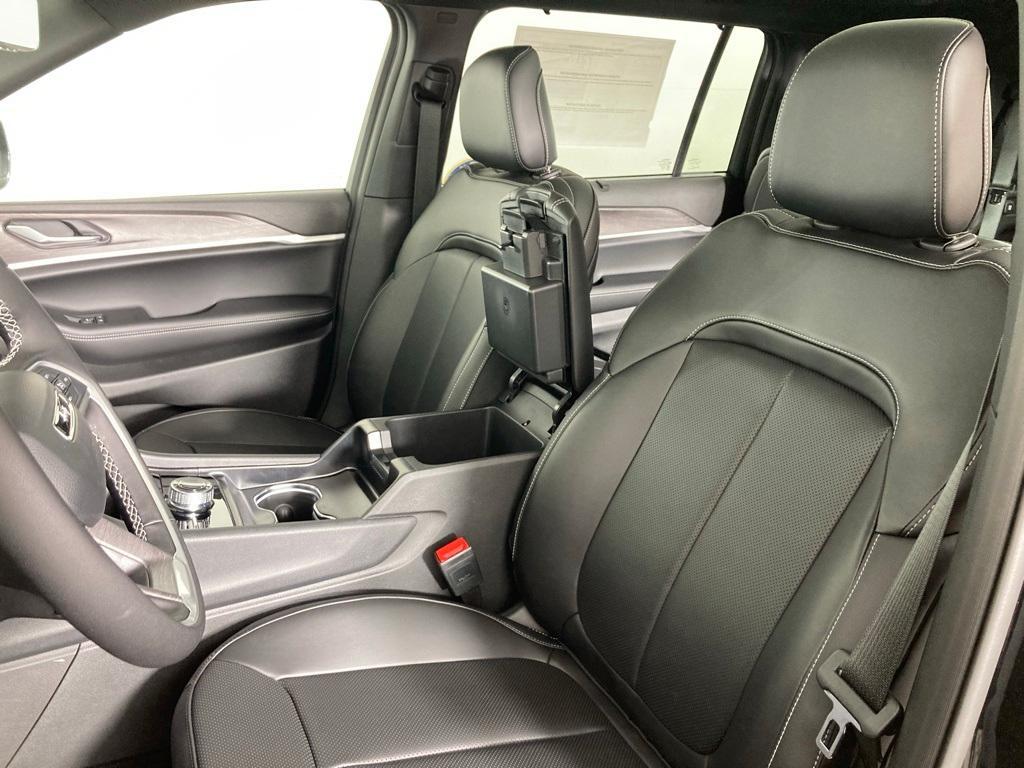new 2025 Jeep Grand Cherokee L car, priced at $54,749