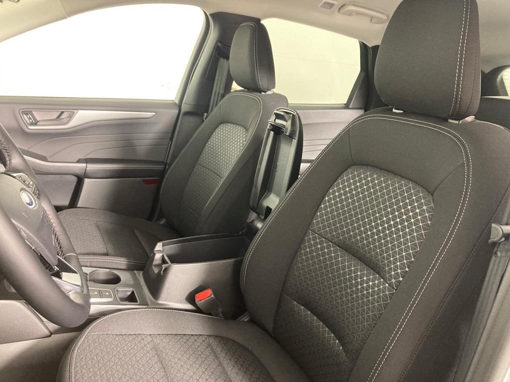 new 2025 Ford Escape car, priced at $31,998