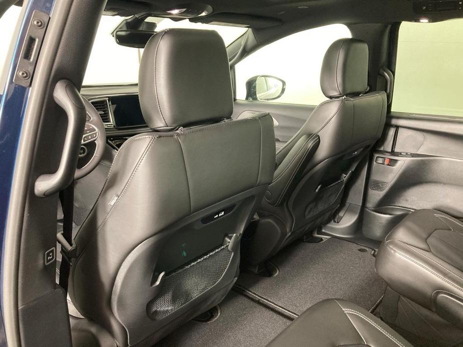 new 2025 Chrysler Pacifica car, priced at $46,911