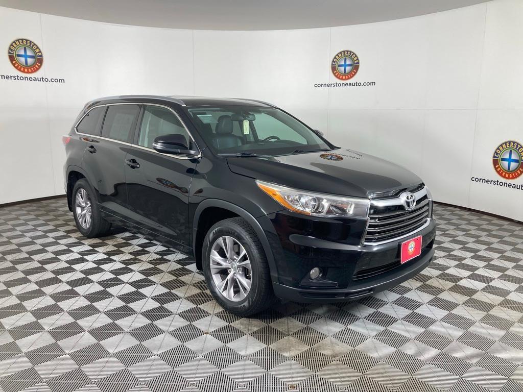 used 2015 Toyota Highlander car, priced at $16,497