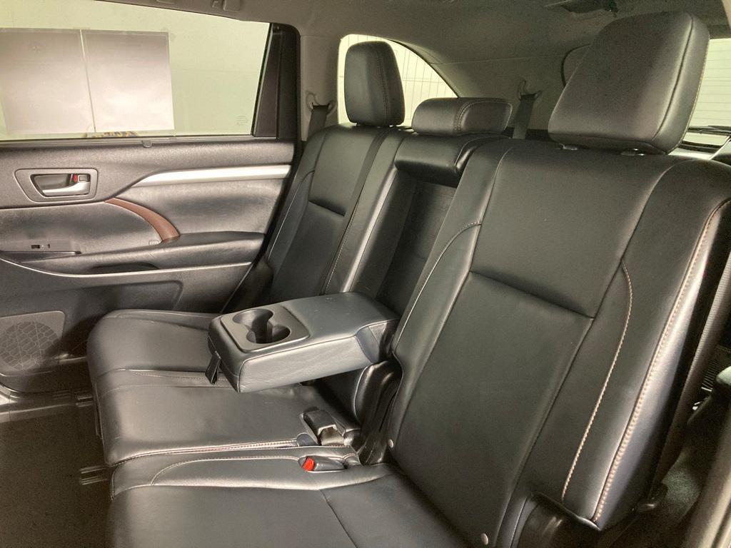 used 2015 Toyota Highlander car, priced at $16,497