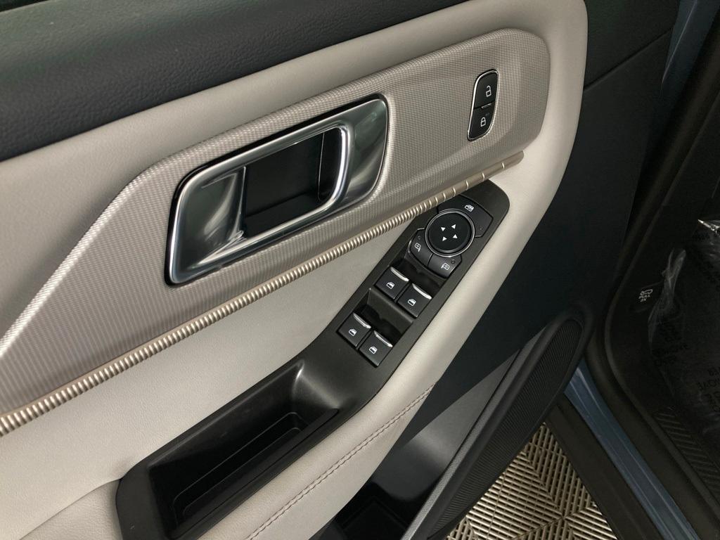 new 2025 Ford Explorer car, priced at $45,162