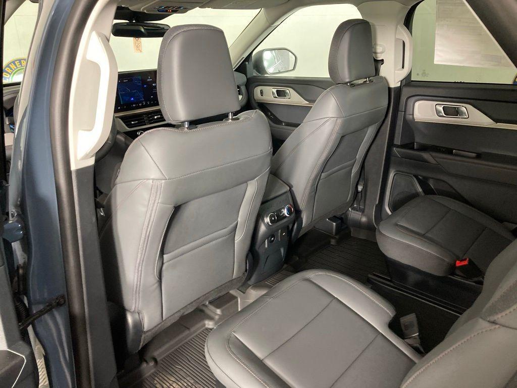new 2025 Ford Explorer car, priced at $45,723