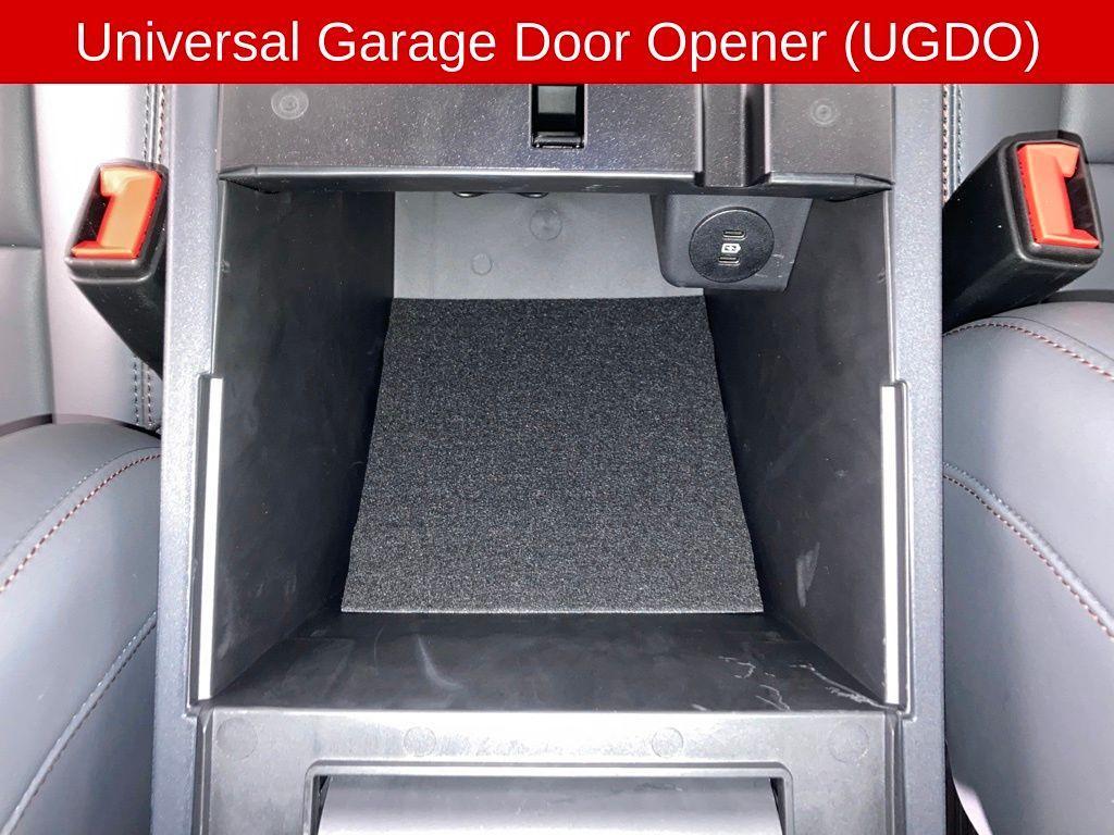 new 2025 Ford Explorer car, priced at $45,723