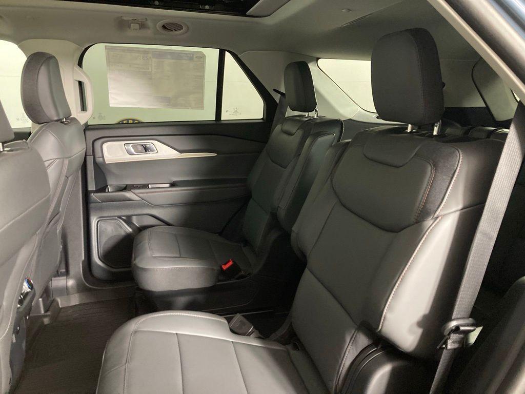 new 2025 Ford Explorer car, priced at $45,723