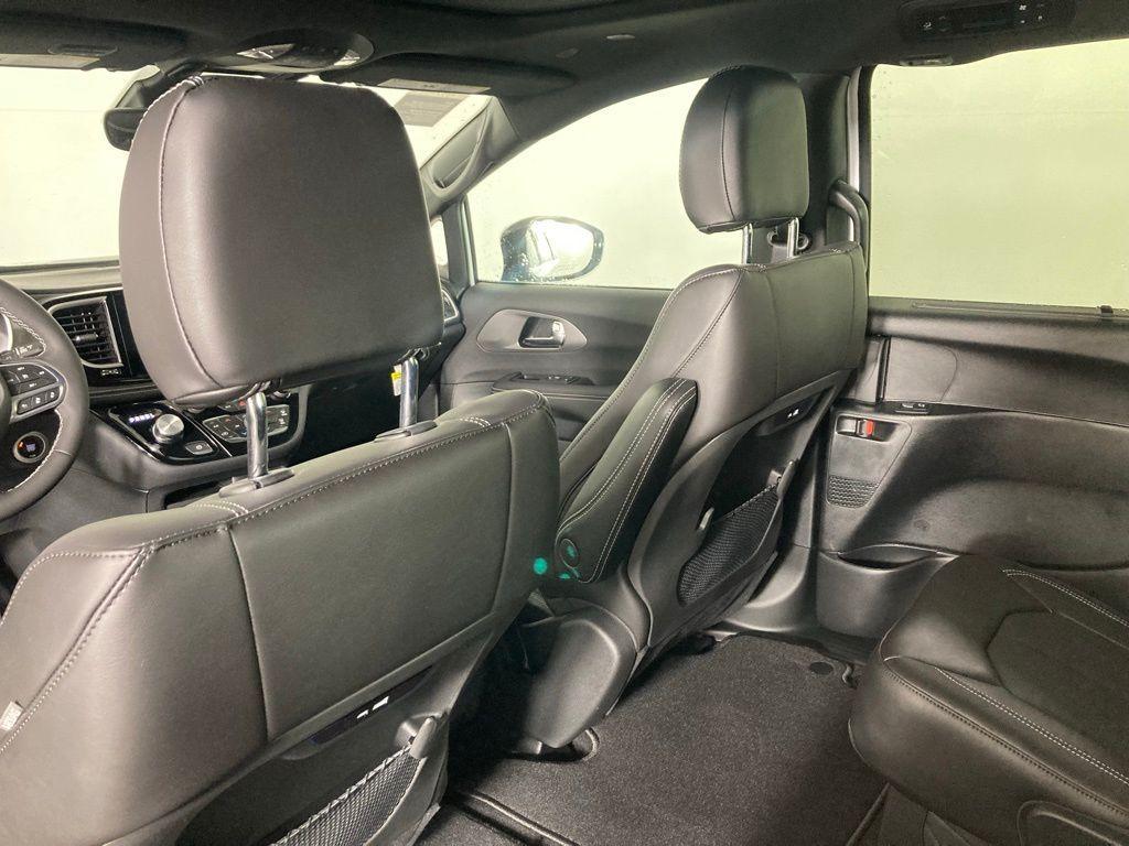 new 2026 Chrysler Pacifica car, priced at $45,385