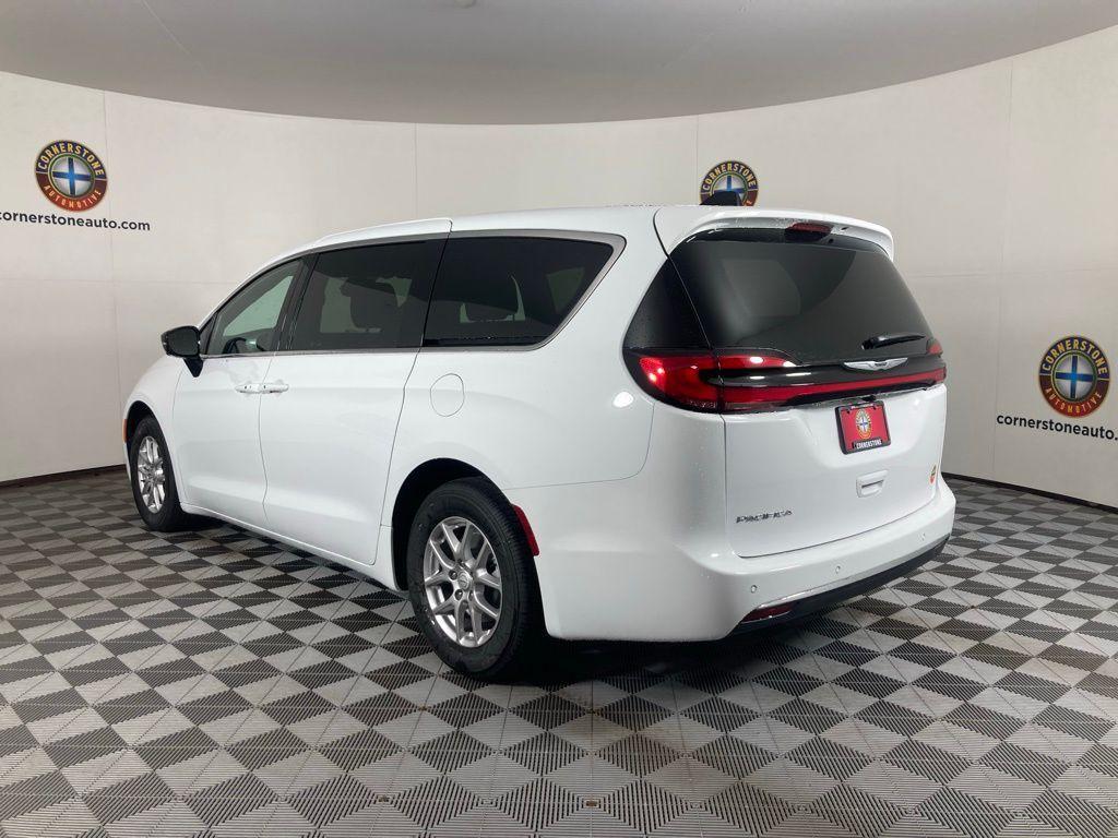 new 2026 Chrysler Pacifica car, priced at $45,385