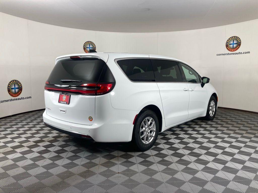new 2026 Chrysler Pacifica car, priced at $45,385