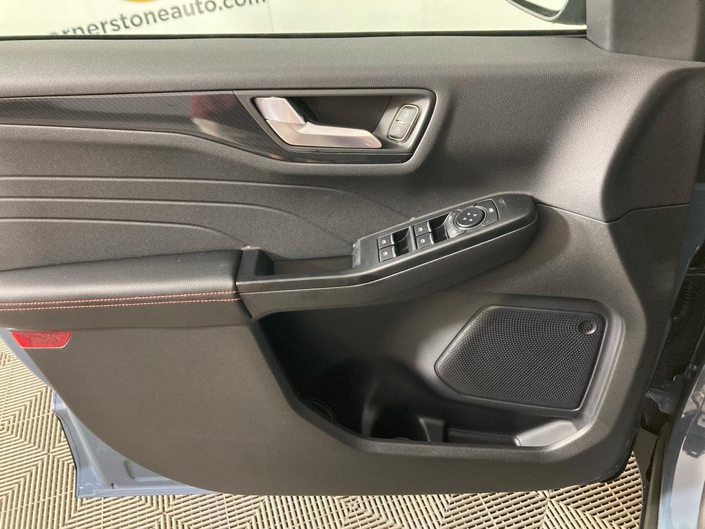 new 2025 Ford Escape car, priced at $30,226