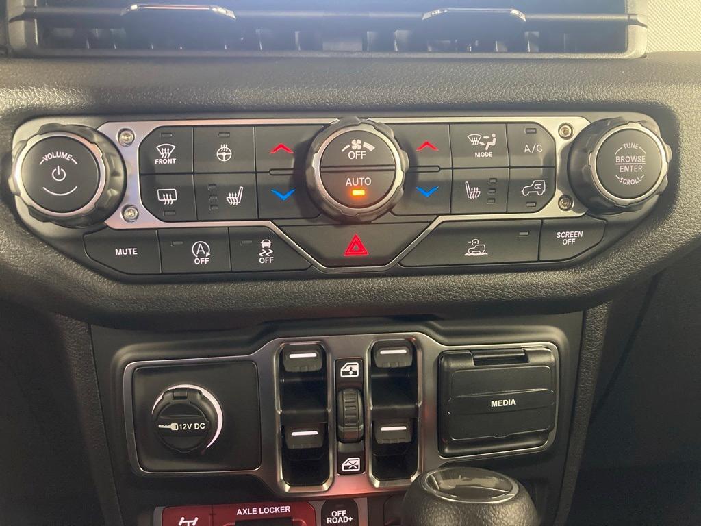 new 2025 Jeep Wrangler car, priced at $52,072