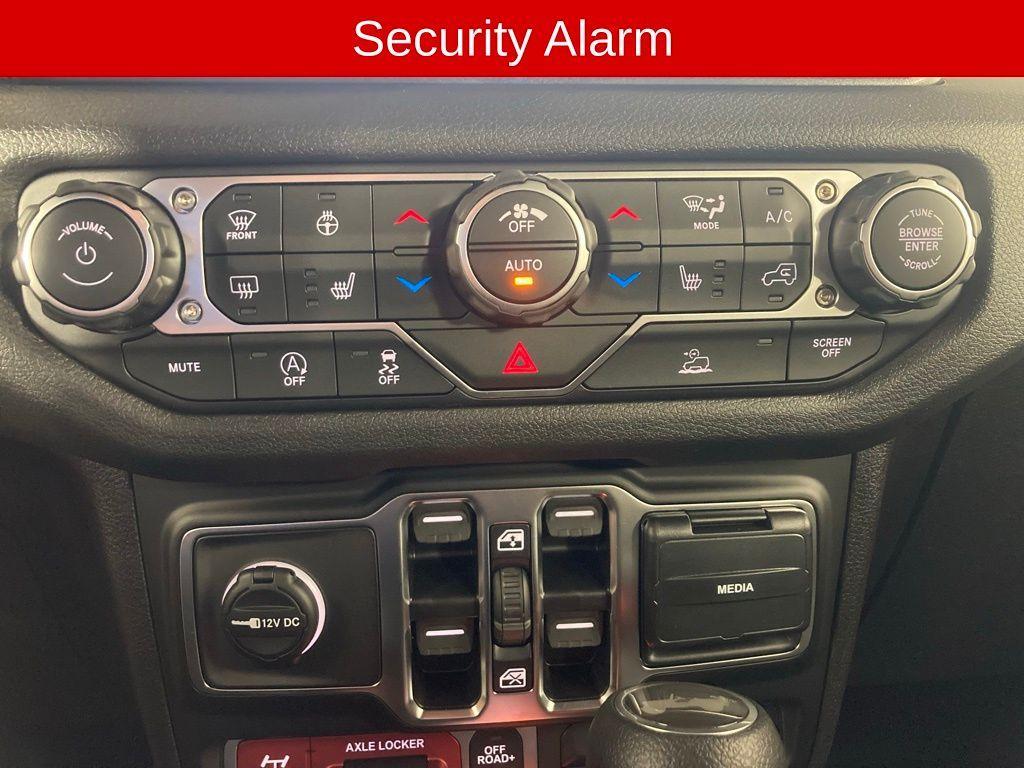 new 2025 Jeep Wrangler car, priced at $50,572