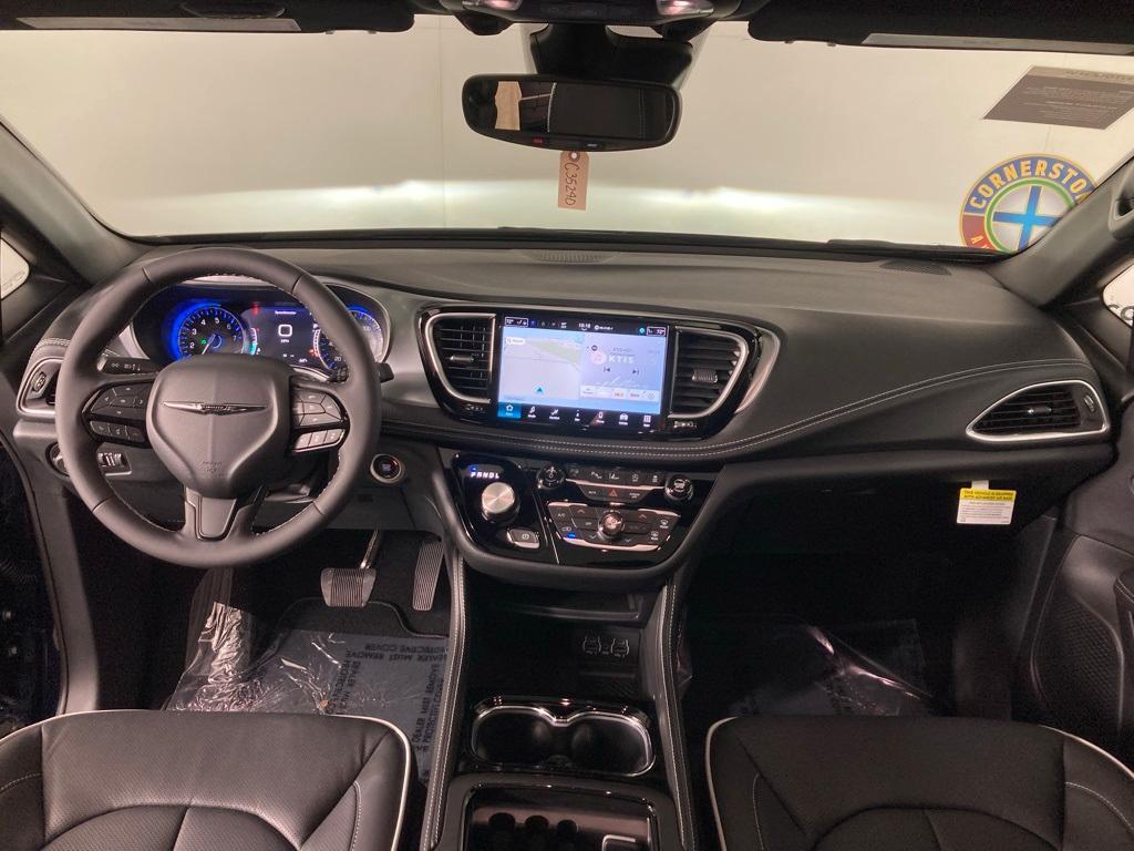 new 2025 Chrysler Pacifica car, priced at $50,814