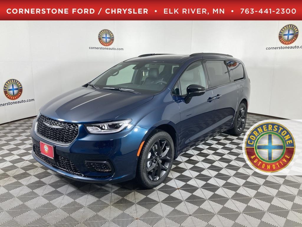 new 2025 Chrysler Pacifica car, priced at $50,814