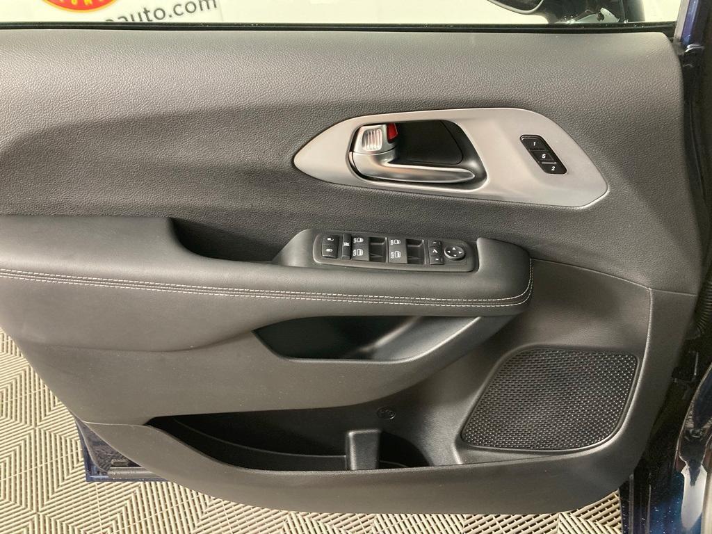 new 2025 Chrysler Pacifica car, priced at $50,814