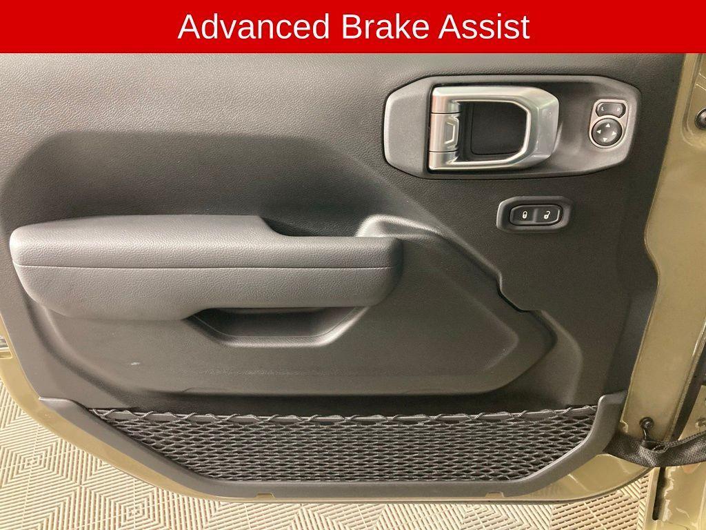 new 2025 Jeep Wrangler car, priced at $43,674