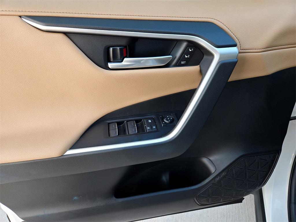 new 2025 Toyota RAV4 car, priced at $40,187