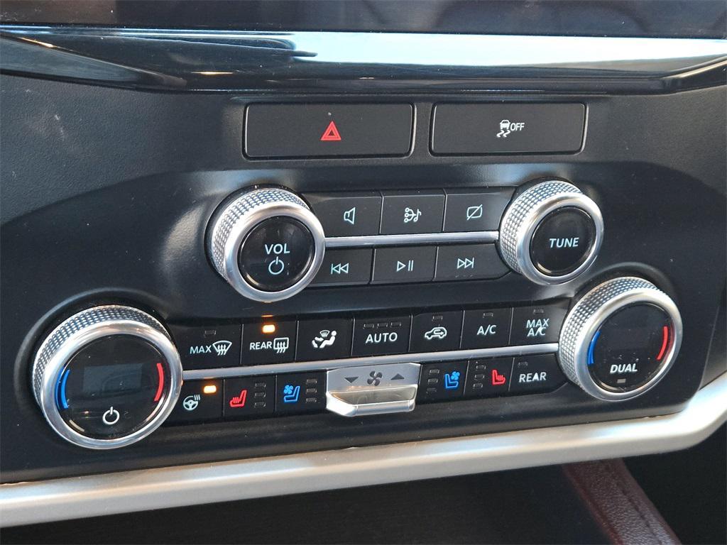 used 2023 Ford Expedition car, priced at $35,961