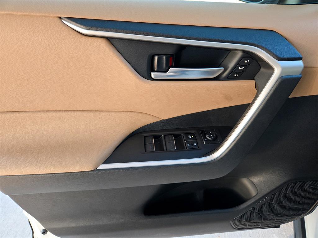 new 2025 Toyota RAV4 car, priced at $39,092