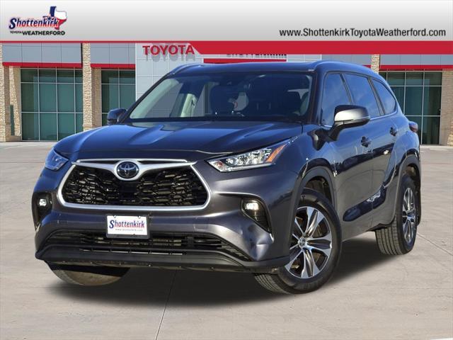 used 2020 Toyota Highlander car, priced at $27,841