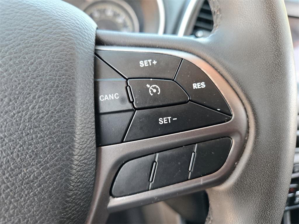 used 2020 Jeep Cherokee car, priced at $17,785