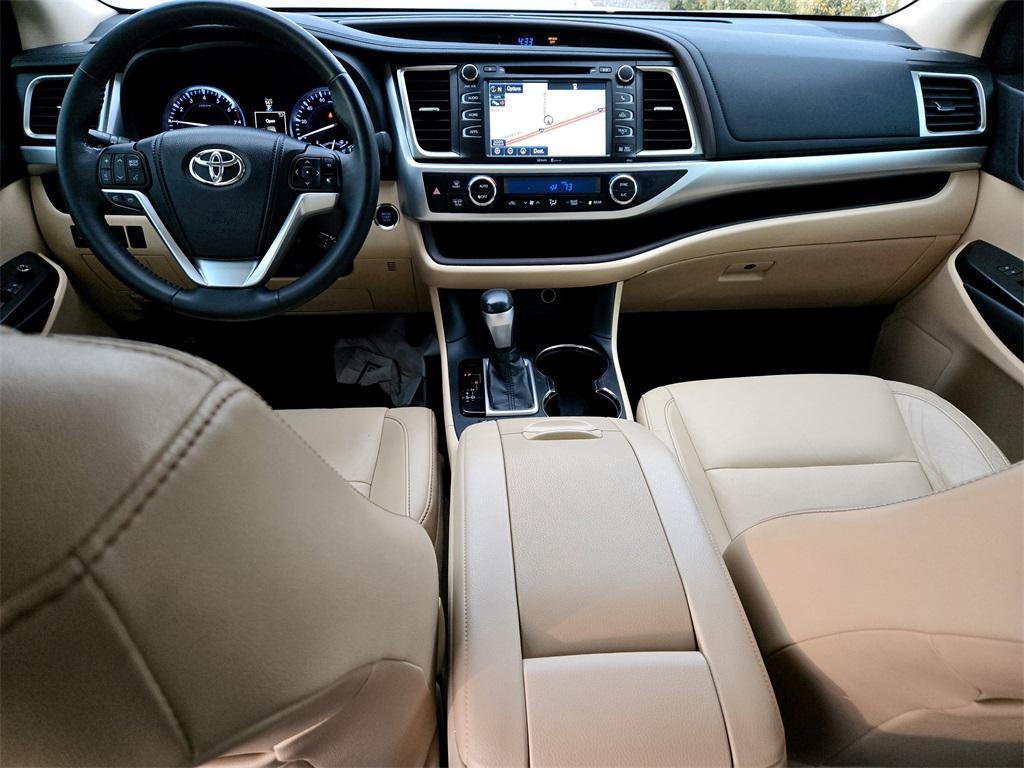 used 2014 Toyota Highlander car, priced at $9,976