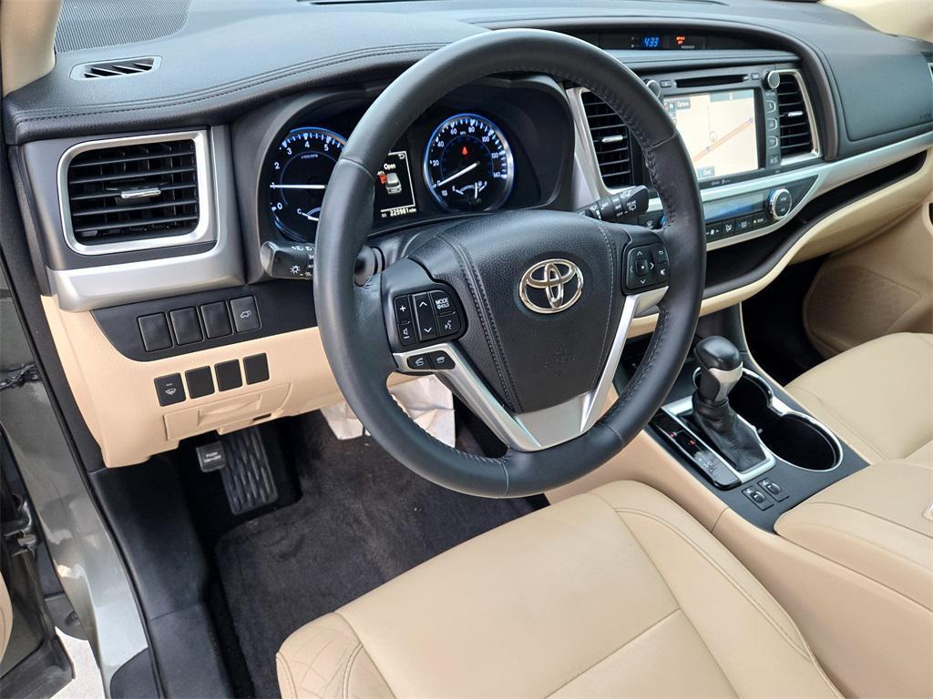 used 2014 Toyota Highlander car, priced at $9,976