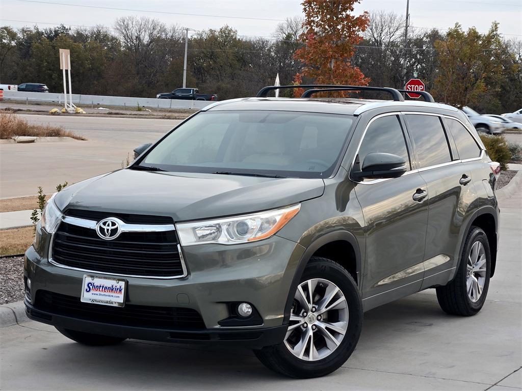 used 2014 Toyota Highlander car, priced at $9,976