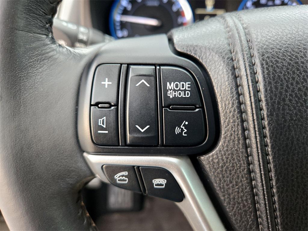 used 2014 Toyota Highlander car, priced at $9,976