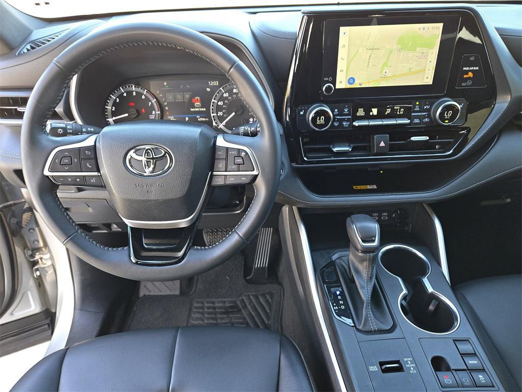 used 2023 Toyota Highlander car, priced at $29,942