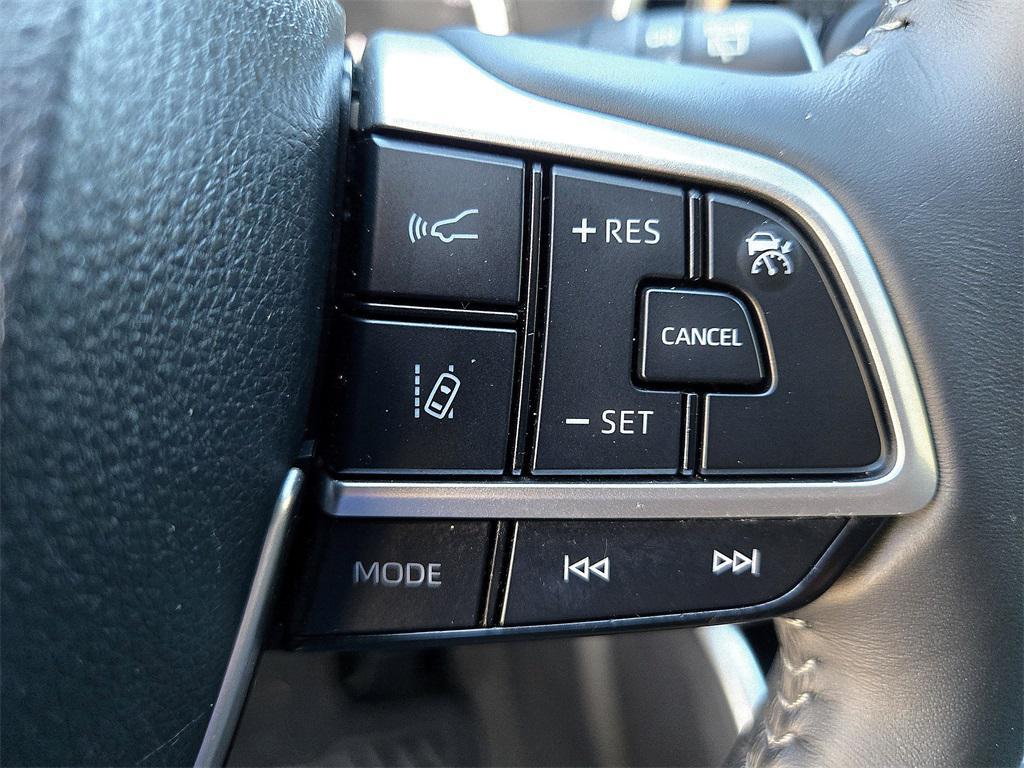 used 2023 Toyota Highlander car, priced at $29,942