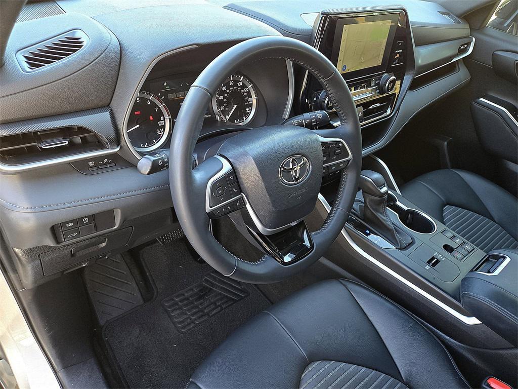 used 2023 Toyota Highlander car, priced at $29,942