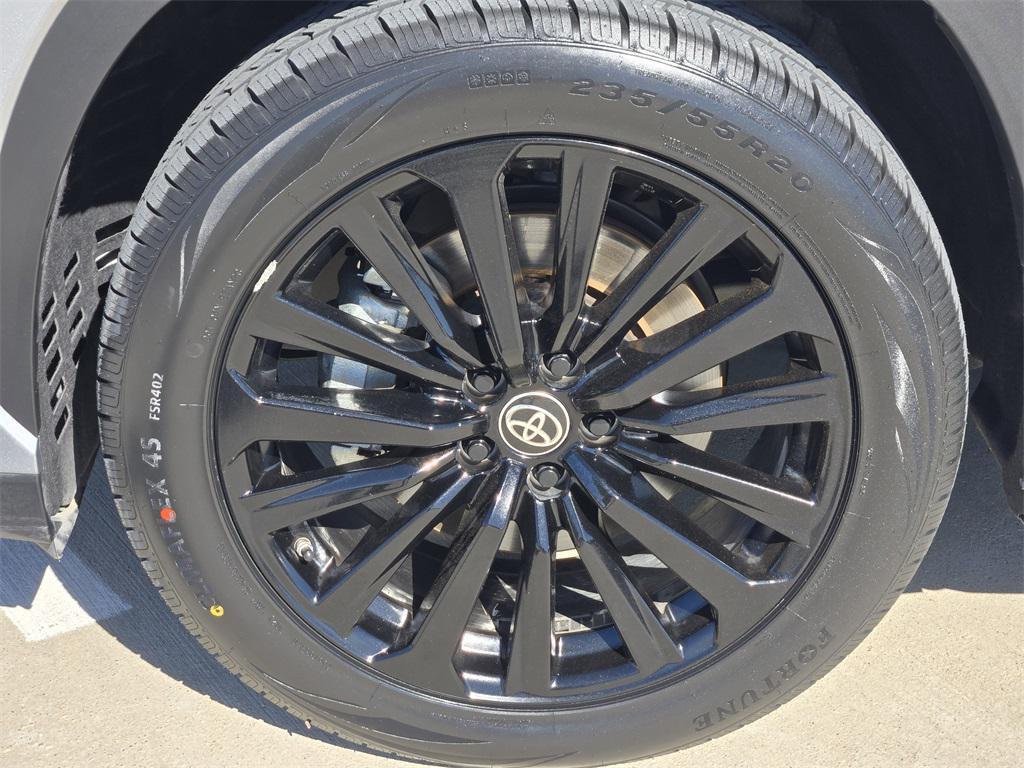 used 2023 Toyota Highlander car, priced at $29,942