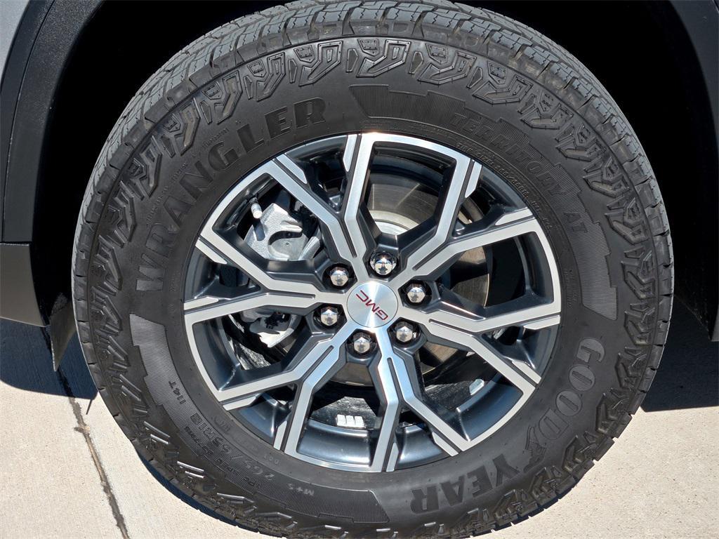 used 2024 GMC Acadia car, priced at $43,684