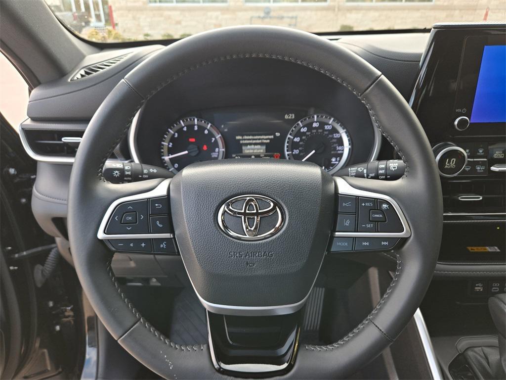 used 2024 Toyota Highlander car, priced at $41,485