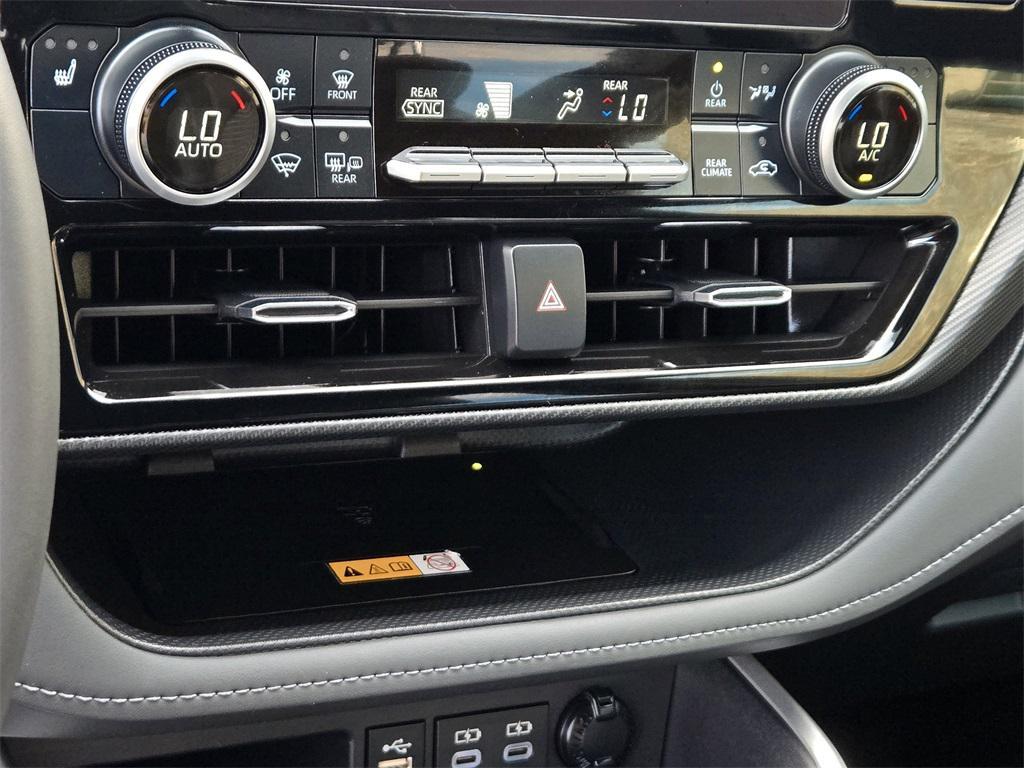 used 2024 Toyota Highlander car, priced at $41,485
