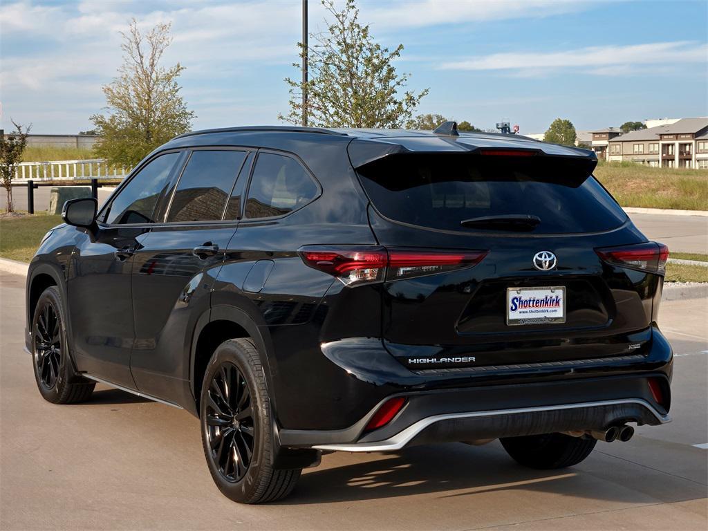 used 2024 Toyota Highlander car, priced at $41,485