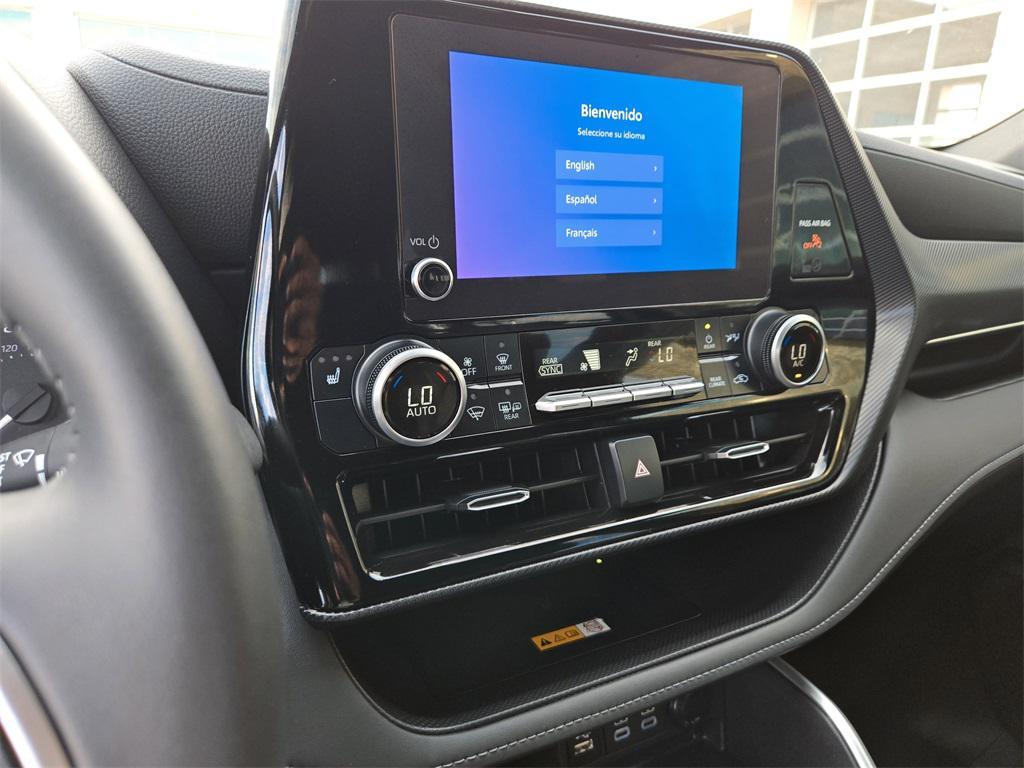 used 2024 Toyota Highlander car, priced at $41,485