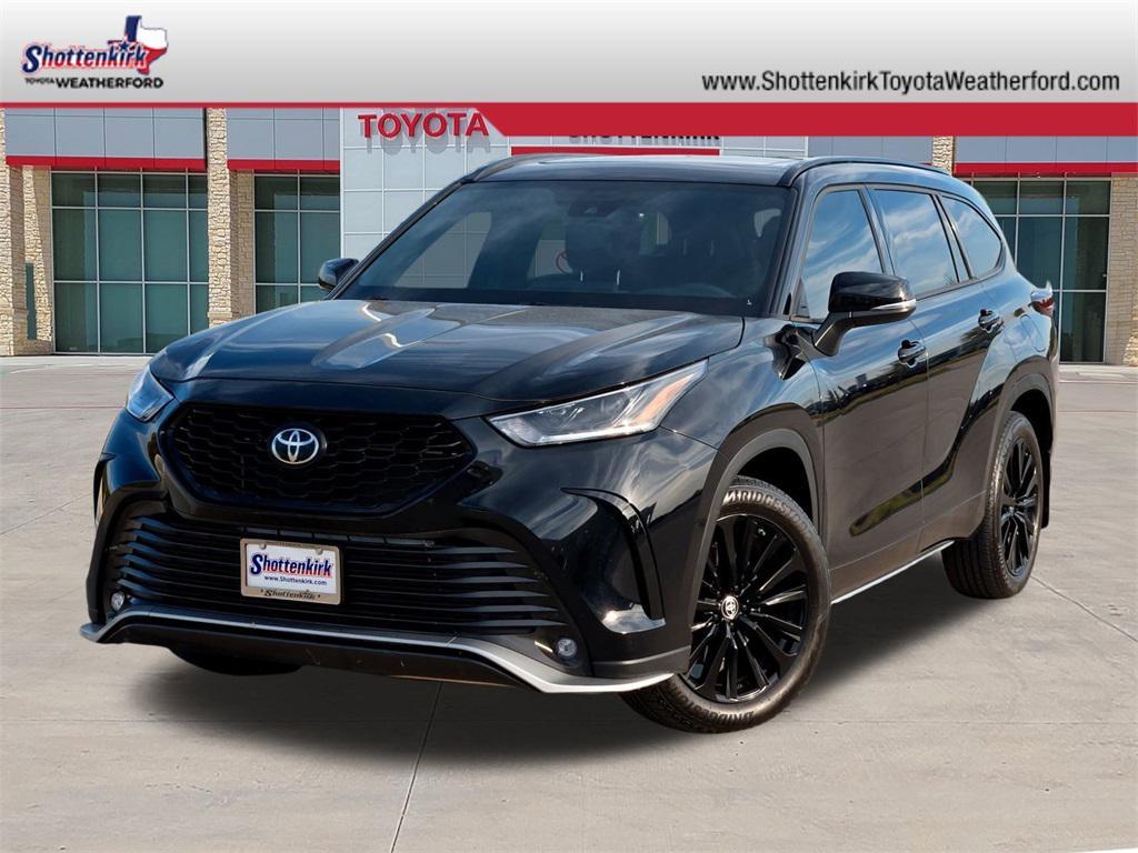 used 2024 Toyota Highlander car, priced at $41,485