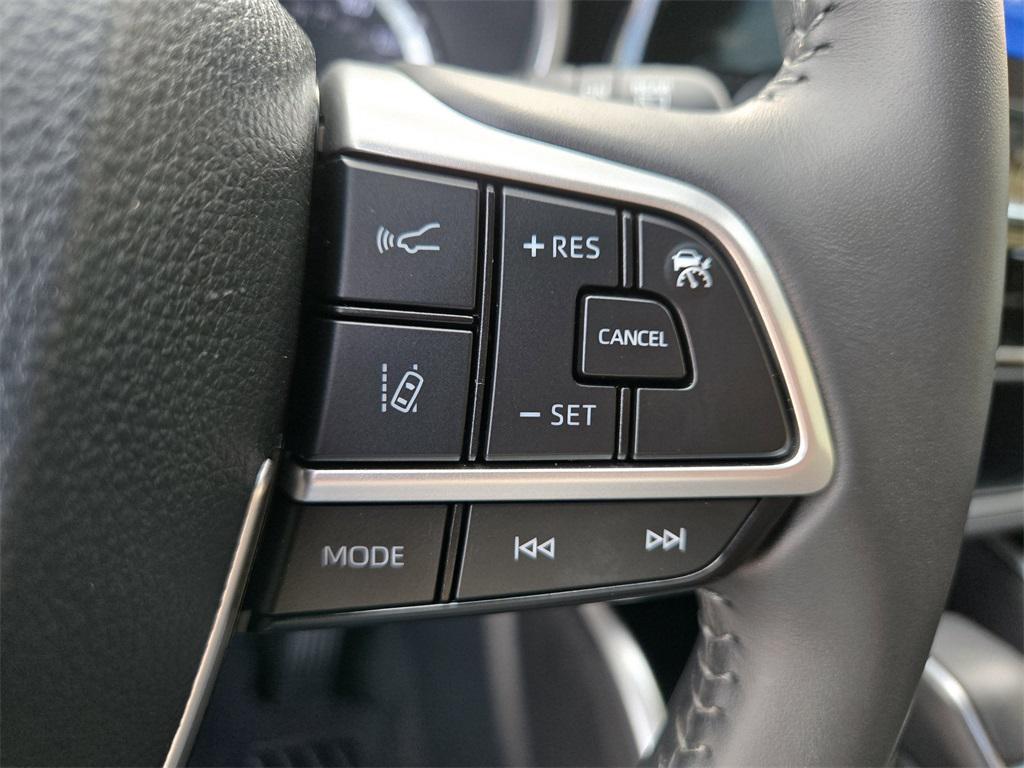 used 2024 Toyota Highlander car, priced at $41,485