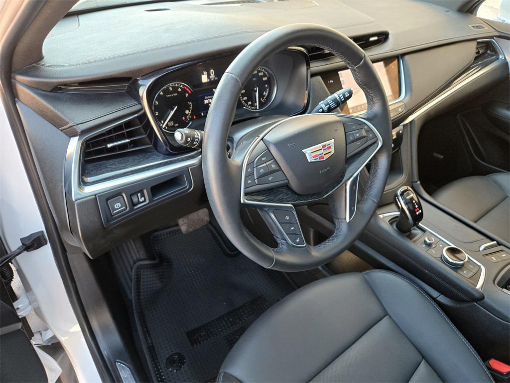 used 2024 Cadillac XT5 car, priced at $32,783
