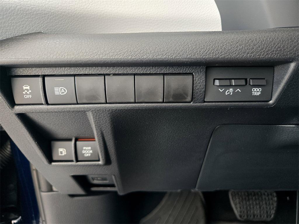 new 2025 Toyota Sienna car, priced at $48,668