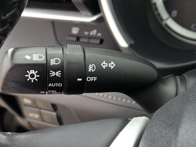 used 2022 Toyota Highlander car, priced at $34,915