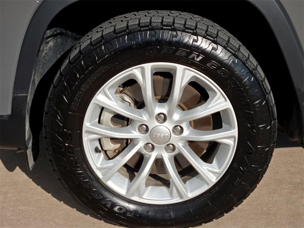 used 2022 Jeep Cherokee car, priced at $22,698