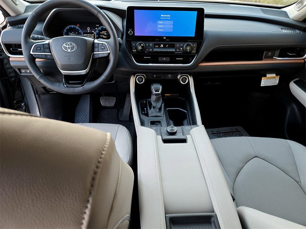 new 2026 Toyota Grand Highlander car