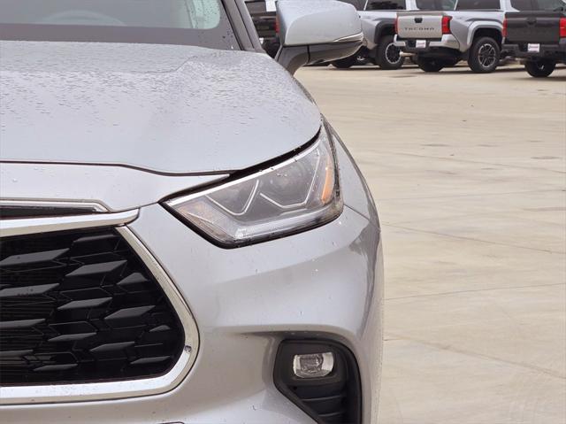 used 2023 Toyota Highlander Hybrid car, priced at $47,911