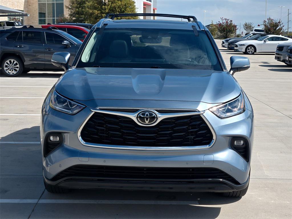 used 2023 Toyota Highlander car, priced at $36,907