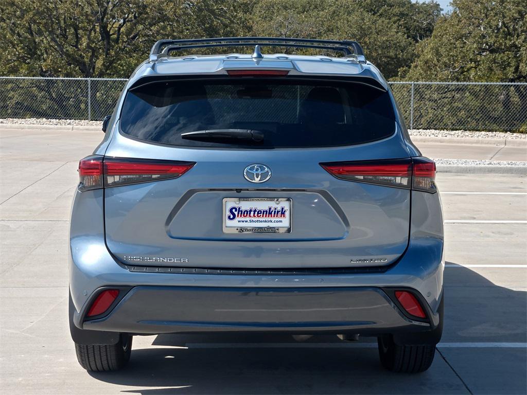 used 2023 Toyota Highlander car, priced at $36,907