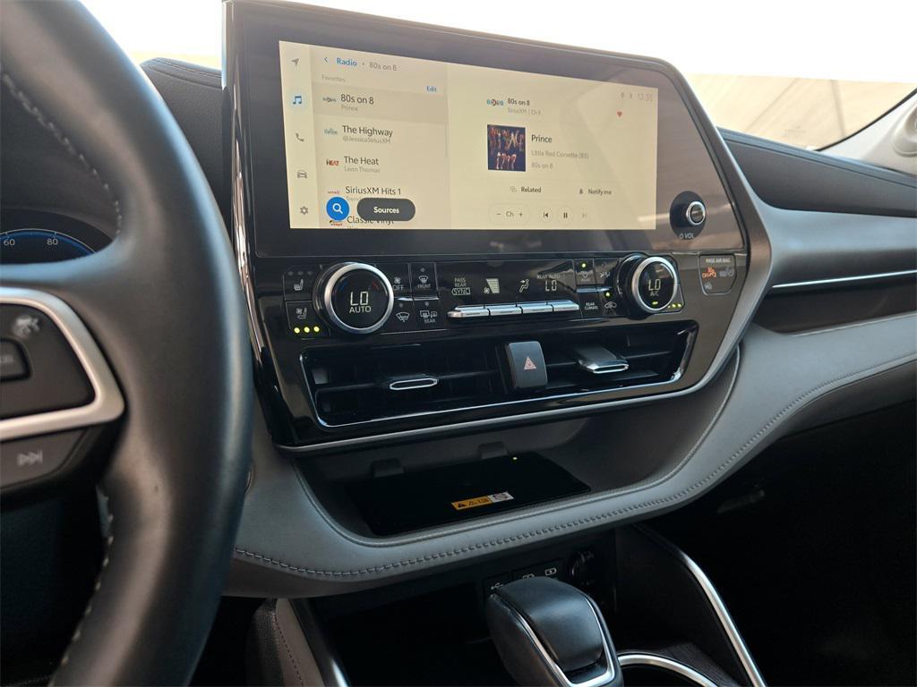 used 2023 Toyota Highlander car, priced at $36,907