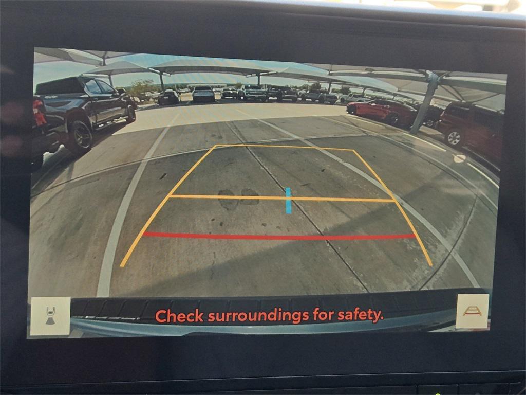 used 2023 Toyota Highlander car, priced at $36,907