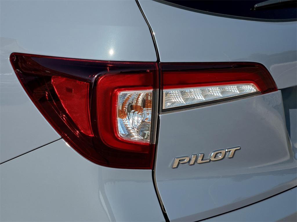 used 2022 Honda Pilot car, priced at $33,794